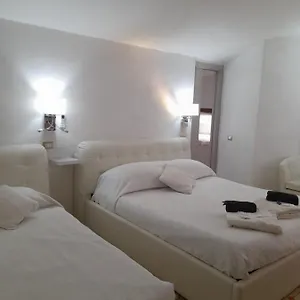 & Caffe Bed and breakfast